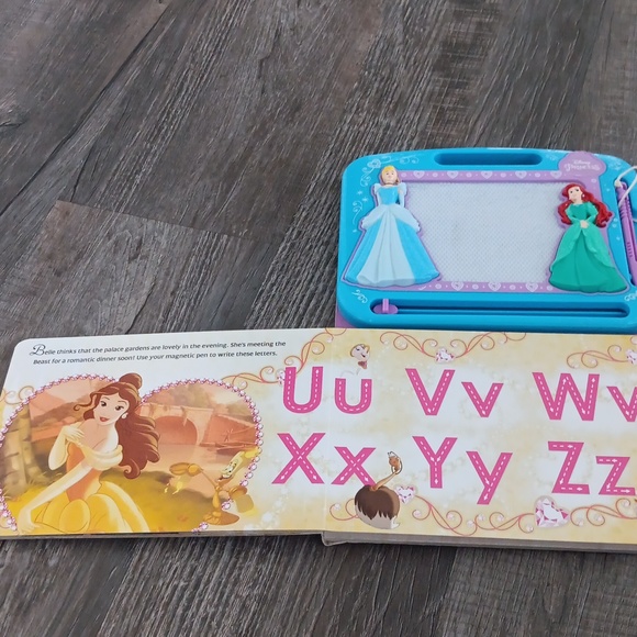 Disney writing Books - Picture 4 of 4